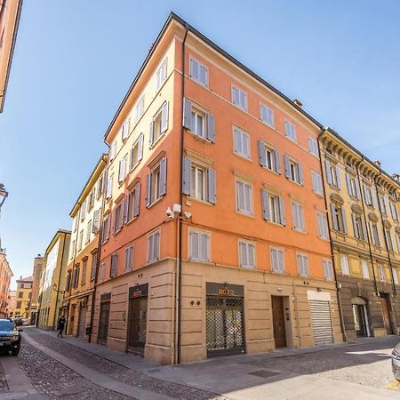 Emilia Suite Urban Модена Экстерьер фото