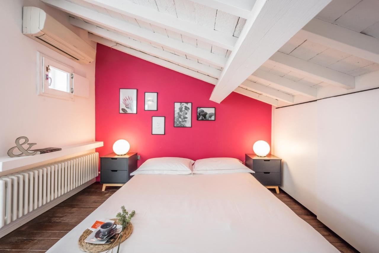 Emilia Suite Urban Модена Экстерьер фото